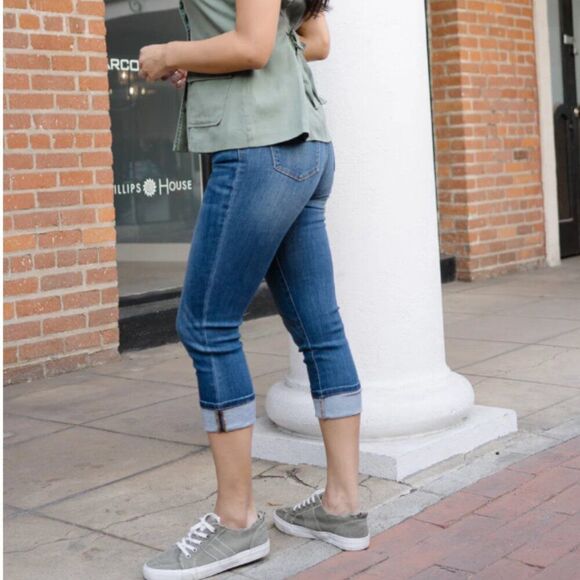 Judy Blue Dark Wash Capri Jeans Size 28 - Picture 3 of 10